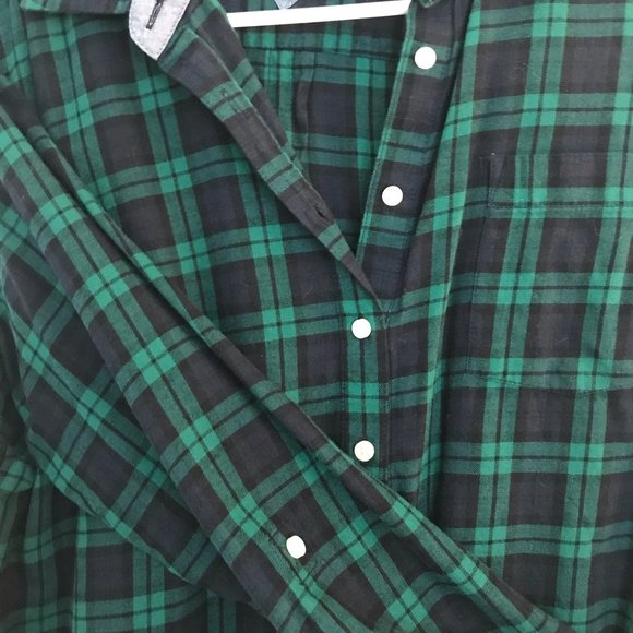 Tommy Hilfiger Large Flannel Plaid Convertible Sleeve Blouse - Picture 2 of 4